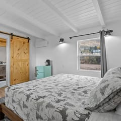 WWM 4 · 4 E. Sierra's base camp 2 Bed Suite, wifi WWM 4