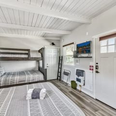 WWM 10 · 10 Family Adventure bunk suite, explore, relax