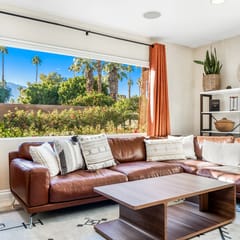 Private Pool/Spa Home in the Lovely Tamarisk Community