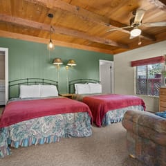 Family Sierra Cabin for 4 near Topaz Lake, Yosemite 2 Queens, Kitchen + Tub