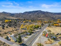 WWM Eastern Sierra year round Custom Tiny House - Image 3