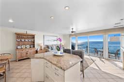 3 Unobstructed ocean view direct beach access! Oceanfront Villa with a Spectacular View (C) - Image 4