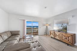 SH 1 Ocean View condo, walk to Main Beach - Image 2