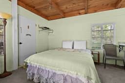 Cozy standalone cabin with fireplace and porch, minutes from Topaz Lake and the Walker River - Image 3