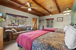 Family Sierra Cabin for 4 near Topaz Lake, Yosemite 2 Queens, Kitchen + Tub - Image 2