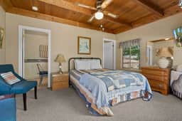 Comfortable cabin for two with full kitchen and a freshly updated bathroom, near Topaz Lake - Image 3