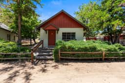 Family Sierra Cabin for 4 near Topaz Lake, Yosemite 2 Queens, Kitchen + Tub - Image 4