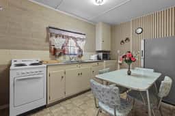 Family Sierra Cabin for 4 near Topaz Lake, Yosemite 2 Queens, Kitchen + Tub - Image 5