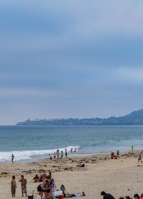 Ocean waves at the Oceanside shore