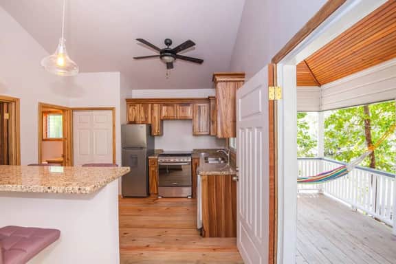 Sunnyside Bungalow 1 · Best snorkeling/diving on island 70yds off dock - Image 2