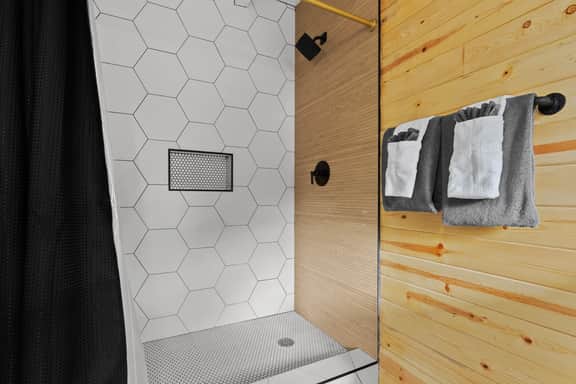 WWM 4 · 4 E. Sierra's base camp 2 Bed Suite, wifi WWM 4 - Image 5