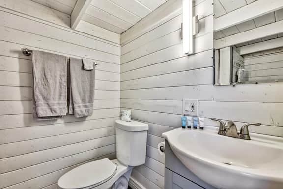 WWM Eastern Sierra year round Custom Tiny House - Image 5