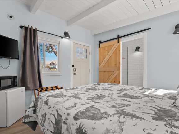 Historic West Walker Motel Eastern Sierras WWM 2 - Image 3