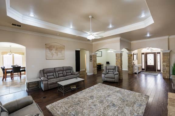 The ultimate resort ranch style pool home on nearly a half acre! - Image 4