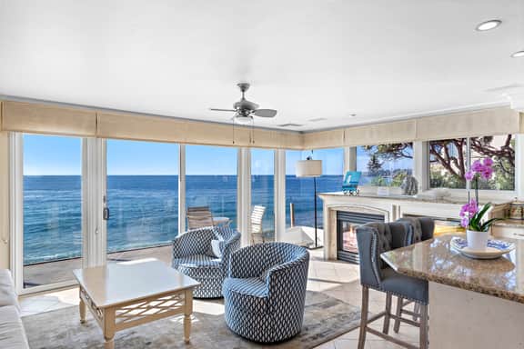 3 Unobstructed ocean view direct beach access! Oceanfront Villa with a Spectacular View (C) - Image 3