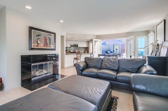 Mission Beach Family Haven: Ocean Views + Private Balconies + Garage - Image 3