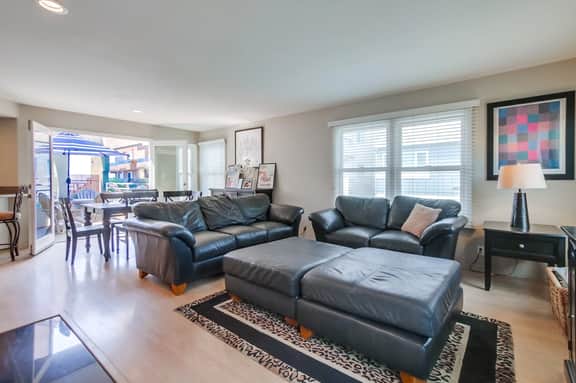 Mission Beach Family Haven: Ocean Views + Private Balconies + Garage - Image 2