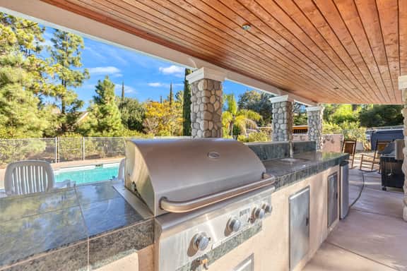 Vineyard Vista Retreat– Your Serene Getaway in Temecula - Image 3