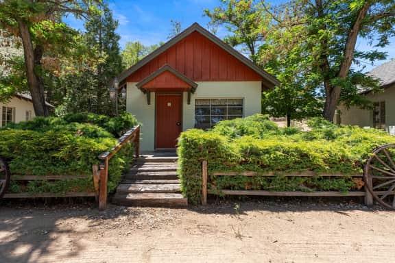 Comfortable cabin for two with full kitchen and a freshly updated bathroom, near Topaz Lake - Image 4