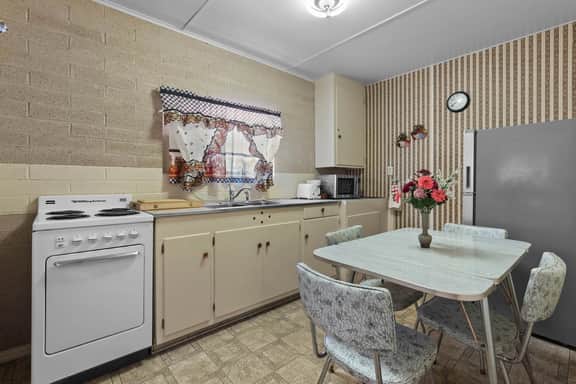Family Sierra Cabin for 4 near Topaz Lake, Yosemite 2 Queens, Kitchen + Tub - Image 5