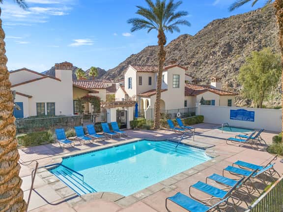 Family Friendly Legacy Villas Retreat- Mountain Views - Image 3