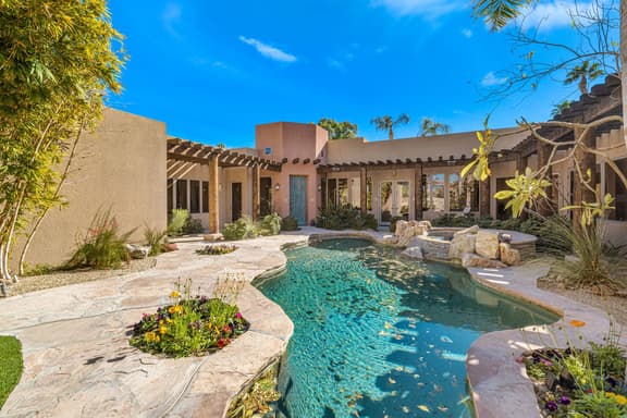Luxury Enclave in coveted Muirfield Estates at Mission Hills Country Club. EV Charger - Image 1