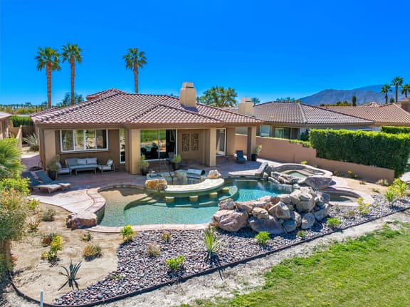 Golf Lovers' Haven: Luxury Living in the Heart of PGA West! - Image 1
