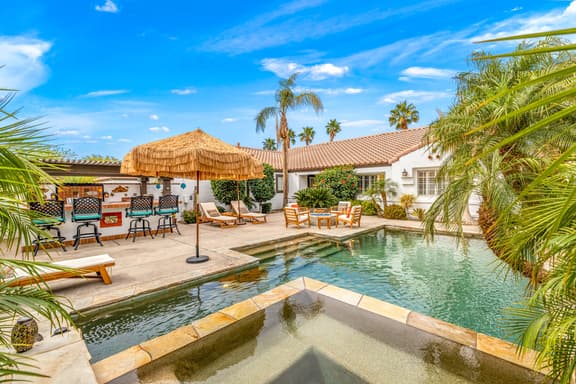 Spacious, cul-de-sac La Quinta beauty with Private Pool and Spa - Image 1