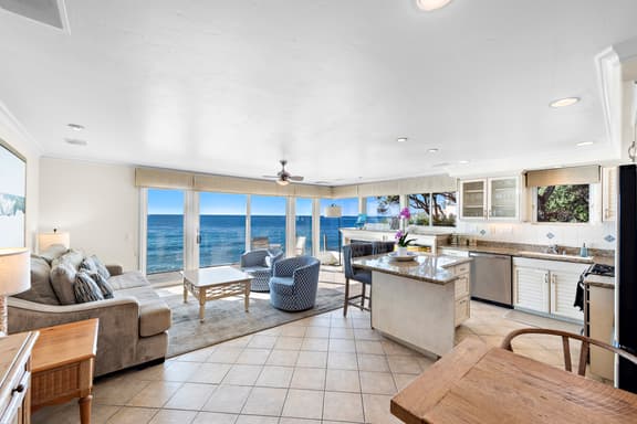 3 Unobstructed ocean view direct beach access! Oceanfront Villa with a Spectacular View (C) - Image 1