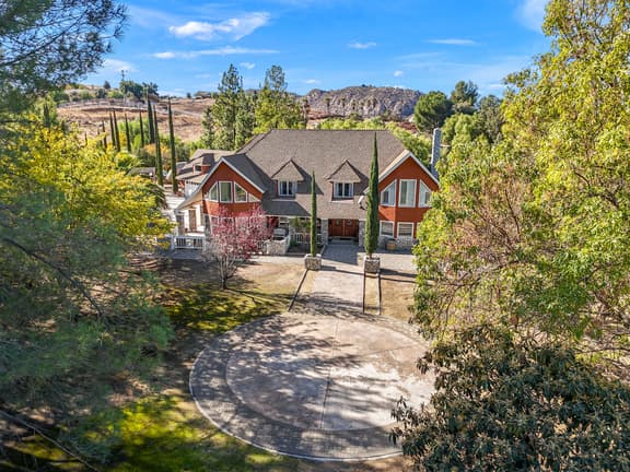 Vineyard Vista Retreat– Your Serene Getaway in Temecula - Image 1